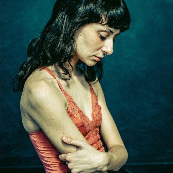 Meet your Posher, Jade - Picture 2 of 2